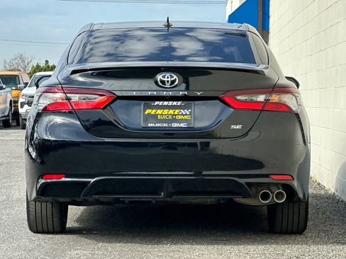 Used 2023 Toyota Camry SE image 5