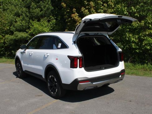 New 2026 Kia Sorento S AWD/4WD image 7