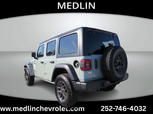 Used 2024 Jeep Wrangler Unlimited Sport AWD/4WD image 5