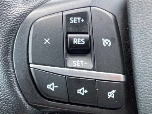 Used 2020 Ford Explorer XLT w/ Equipment Group 202A RWD image 19