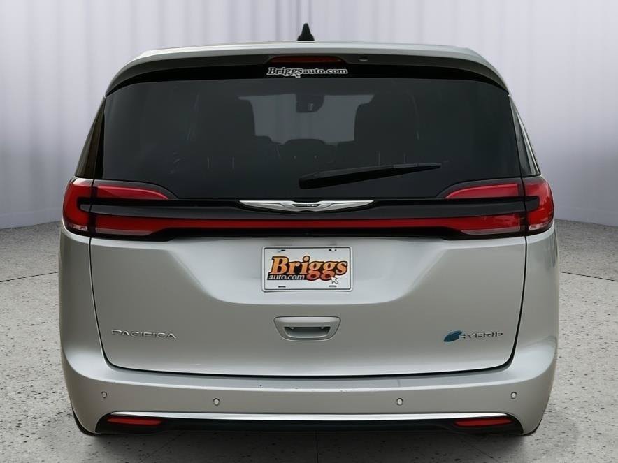 Used 2024 Chrysler Pacifica Limited FWD image 4