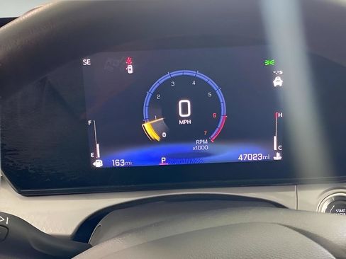 Used 2025 Chevrolet Trax LT FWD image 43