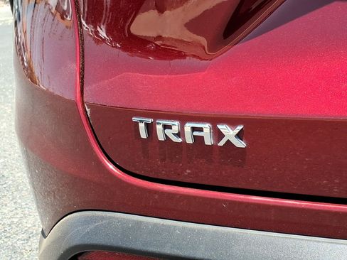 Used 2024 Chevrolet Trax ACTIV w/ Sunroof Package FWD image 17