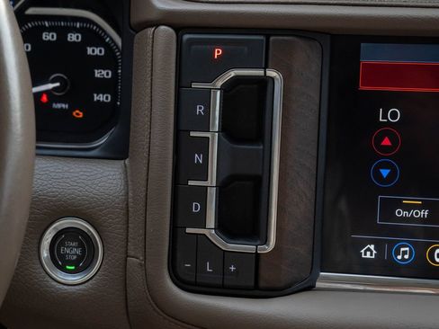 Used 2021 GMC Yukon Denali AWD/4WD image 17