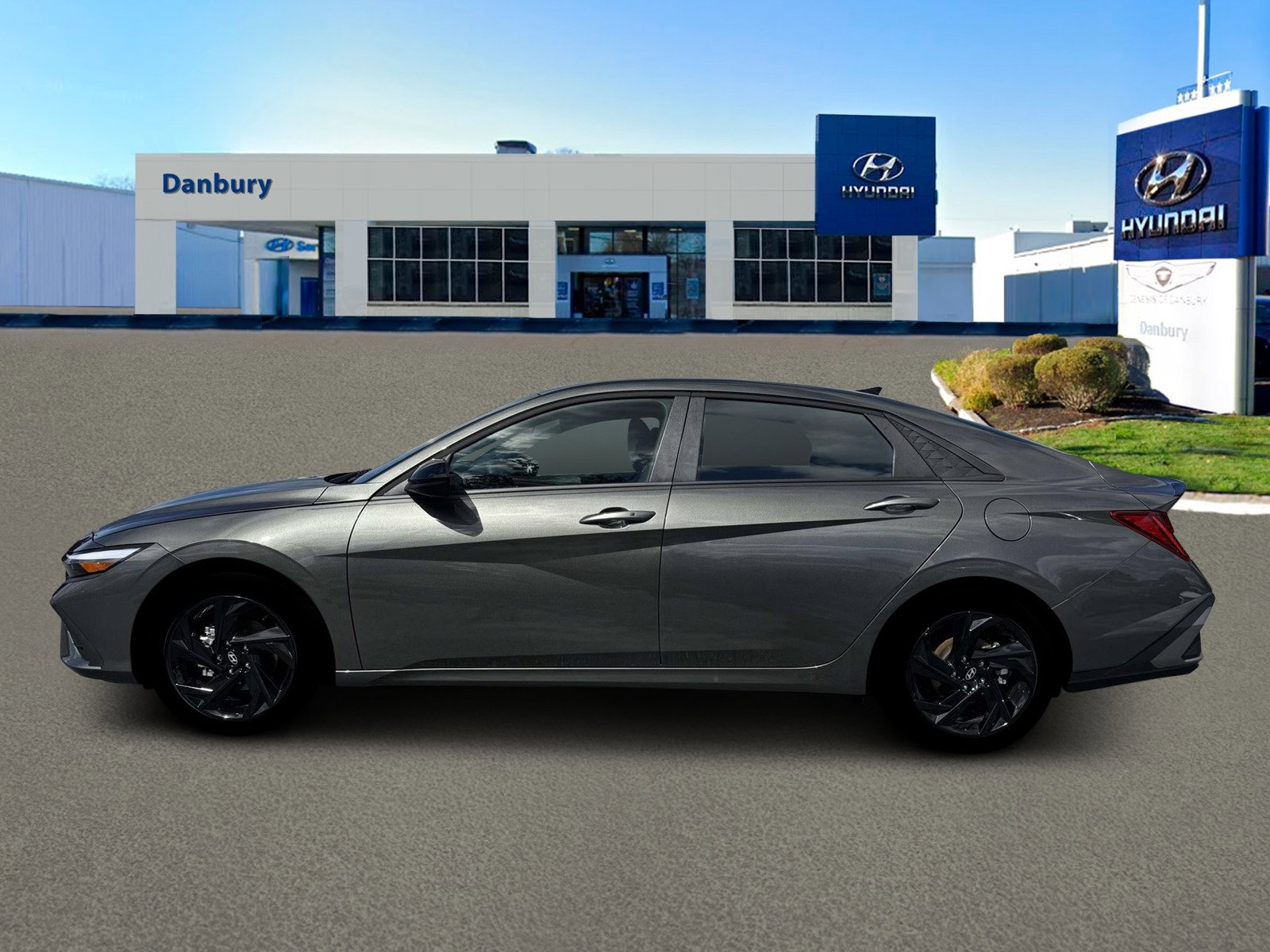 New 2026 Hyundai Elantra SEL w/ Cargo Package FWD image 3