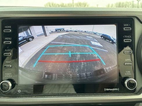 Used 2020 Toyota Tacoma SR5 AWD/4WD image 6