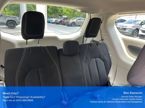 Used 2021 Chrysler Voyager L FWD image 19