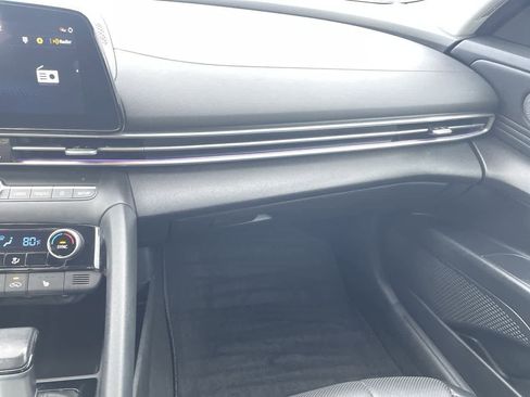 Used 2023 Hyundai Elantra Limited image 16