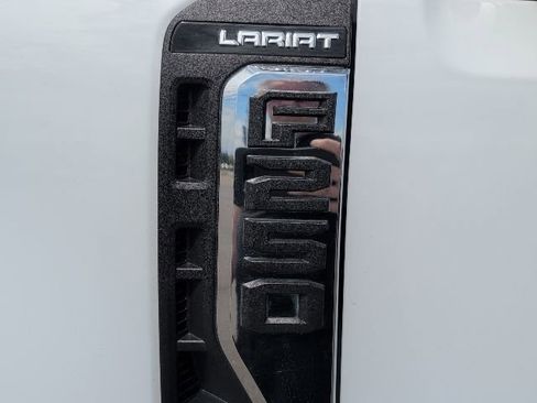 Used 2023 Ford F250 Lariat w/ Lariat Ultimate Package AWD/4WD image 19