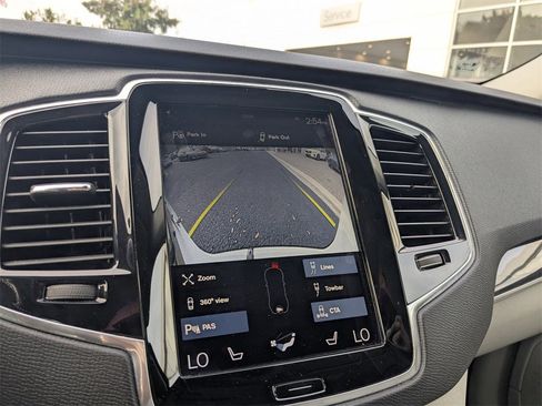 Used 2018 Volvo XC90 T6 Momentum w/ Convenience Package image 28