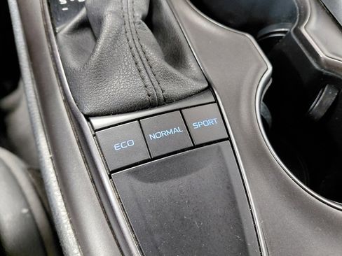 Used 2023 Toyota Camry SE image 31