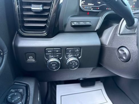 Used 2024 GMC Sierra 1500 AT4 w/ Technology Package AWD/4WD image 24