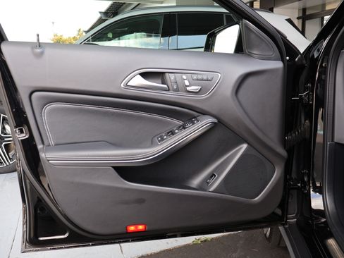 Used 2020 Mercedes-Benz GLA 250 4MATIC image 13