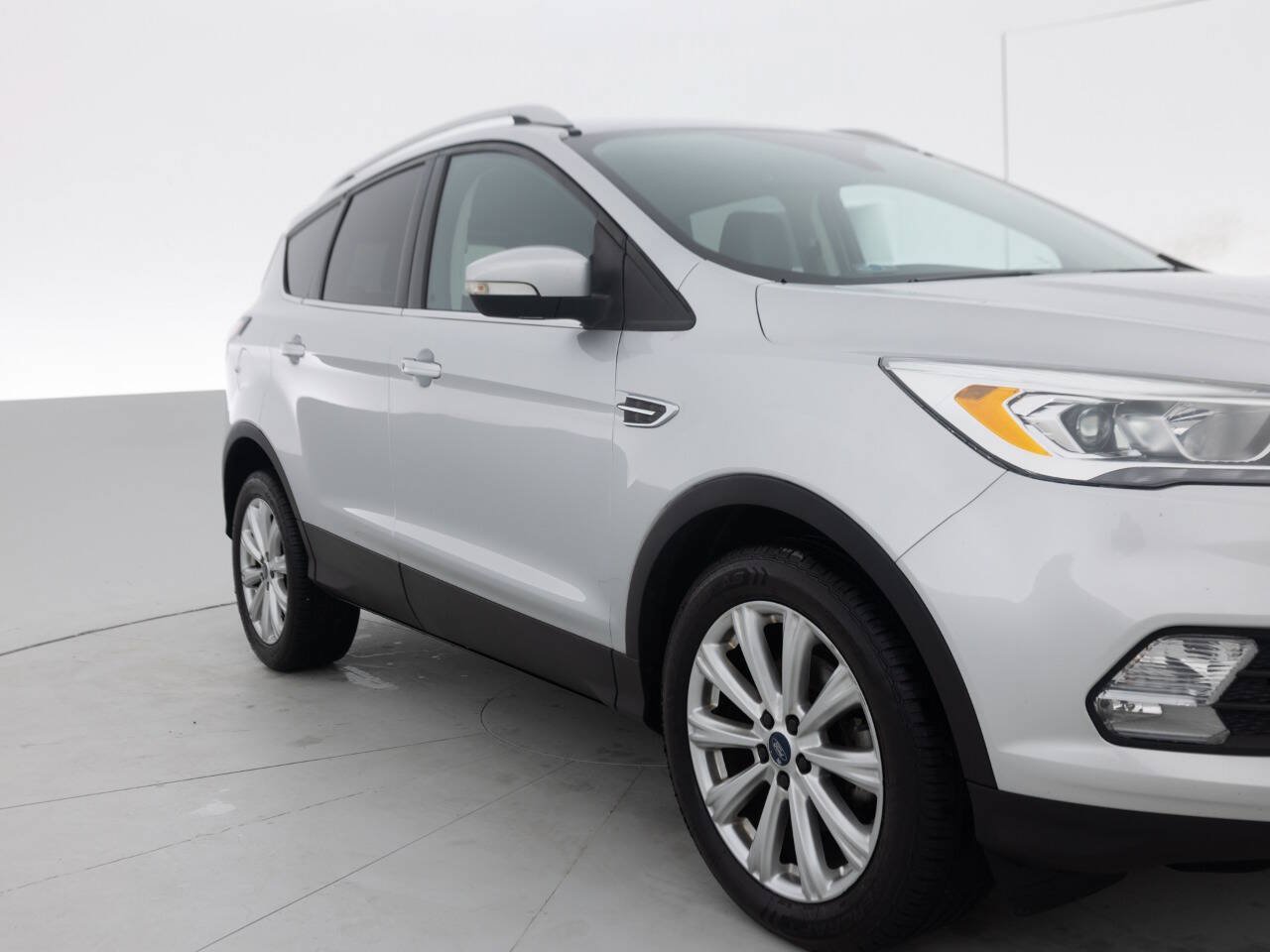 Used 2017 Ford Escape Titanium FWD image 11