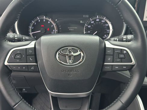 Certified 2024 Toyota Highlander XLE image 14