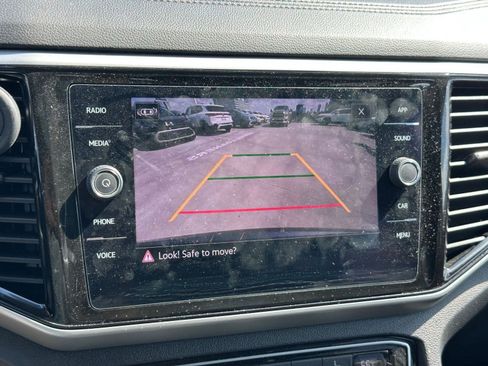 Used 2022 Volkswagen Atlas SE w/ Panoramic Sunroof Package image 25