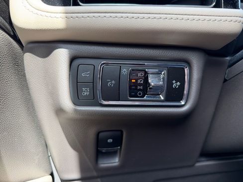 Used 2022 Lincoln Nautilus AWD w/ Premium Package image 30