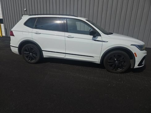 Used 2022 Volkswagen Tiguan SE R-Line FWD image 10