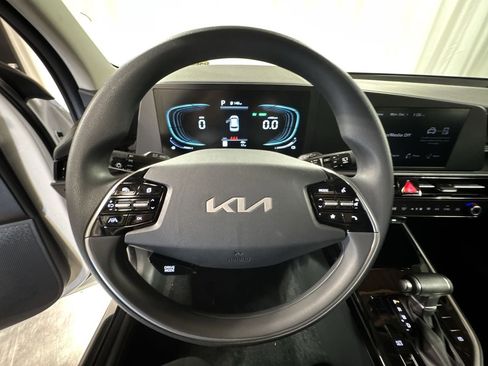 New 2026 Kia Niro LX image 19