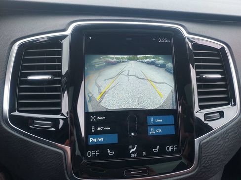 Used 2021 Volvo XC90 T6 Momentum w/ Advanced Package AWD/4WD image 16