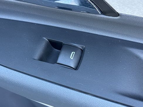 Used 2020 Chevrolet Bolt Premier w/ Infotainment Package image 22