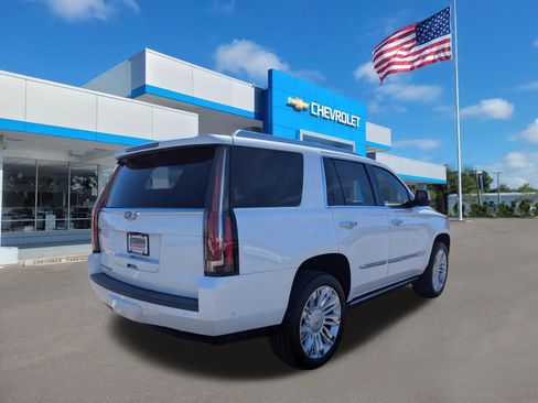 Used 2017 Cadillac Escalade Platinum image 4