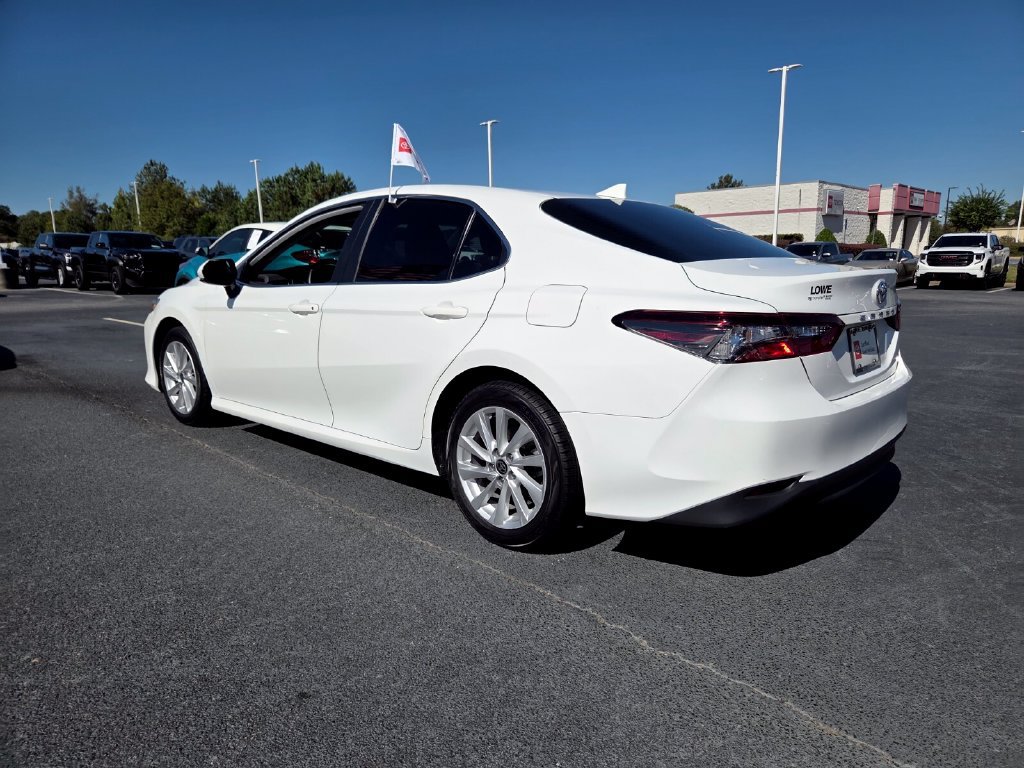 Used 2023 Toyota Camry LE FWD image 9