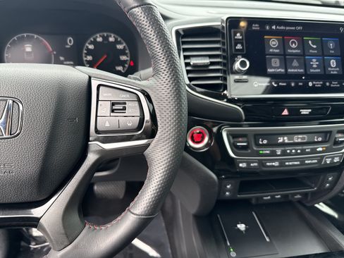 Certified 2025 Honda Ridgeline Black Edition image 20