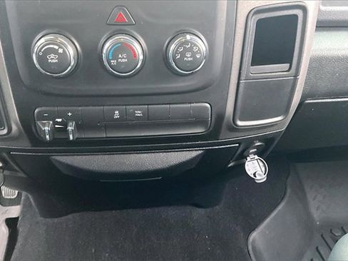 Used 2018 RAM 3500 Tradesman w/ Chrome Appearance Group image 17