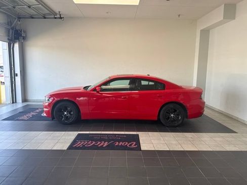 Used 2022 Dodge Charger SXT w/ Leather Interior Group RWD image 1