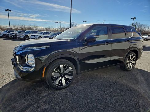 New 2026 Mitsubishi Outlander SE image 5