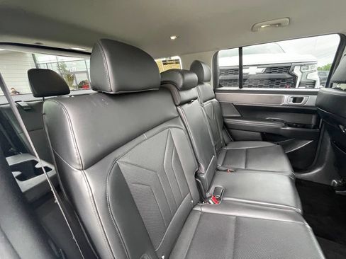 Used 2025 Hyundai Santa Fe SEL FWD image 27