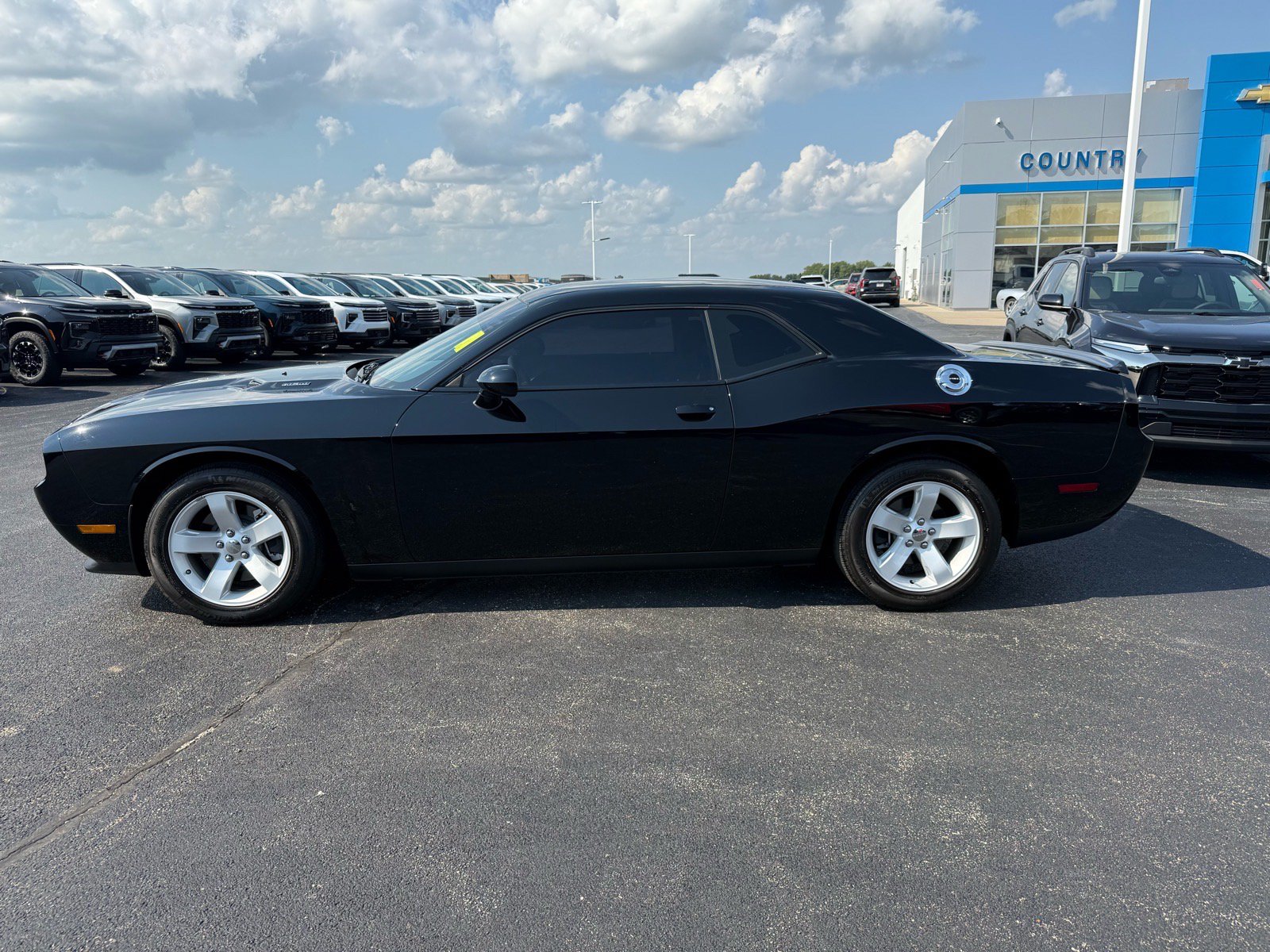 Used 2014 Dodge Challenger R/T w/ Electronics Convenience Group RWD image 2