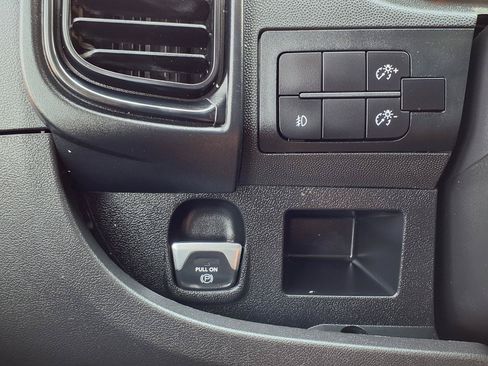 Used 2025 RAM ProMaster 2500 w/ Convenience Group FWD image 11