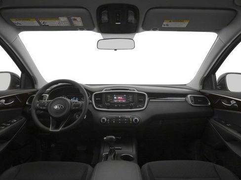 Used 2018 Kia Sorento FWD image 11