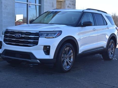 New 2026 Ford Explorer Active w/ Active Comfort Package image 12