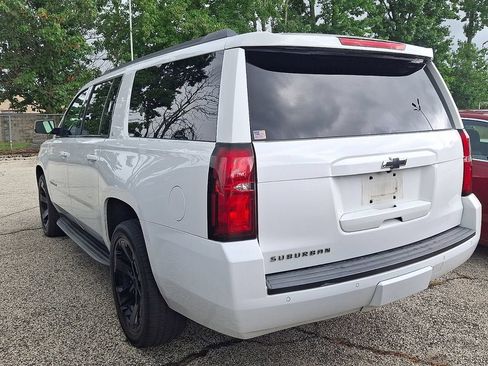 Certified 2020 Chevrolet Suburban LT w/ Luxury Package AWD/4WD image 5