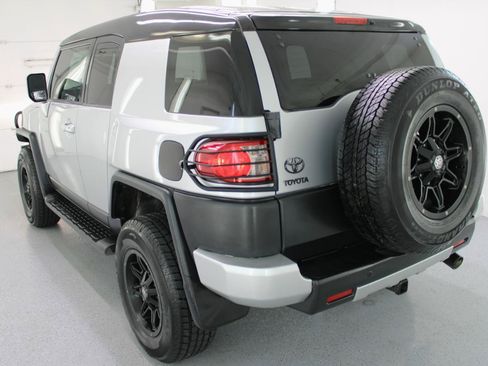 Used 2008 Toyota FJ Cruiser 2WD image 7