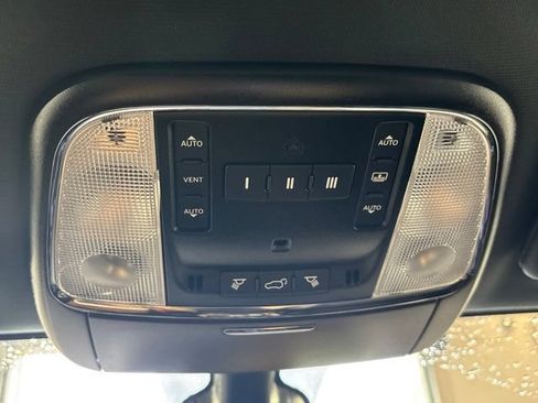 Used 2021 Jeep Grand Cherokee Trailhawk w/ Trailhawk Luxury Group AWD/4WD image 46