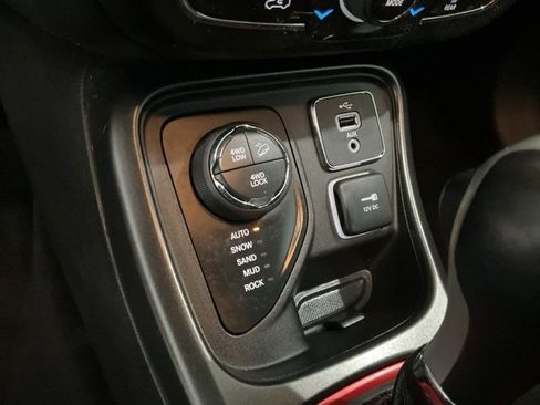 Used 2018 Jeep Compass Trailhawk image 13
