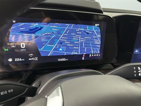 Certified 2025 Chevrolet Suburban Premier image 20