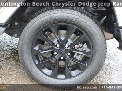 Used 2022 Jeep Wrangler Unlimited Sahara image 7