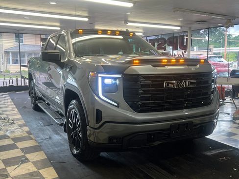Used 2023 GMC Sierra 1500 Elevation w/ LPO, Elevation Black Package AWD/4WD image 1