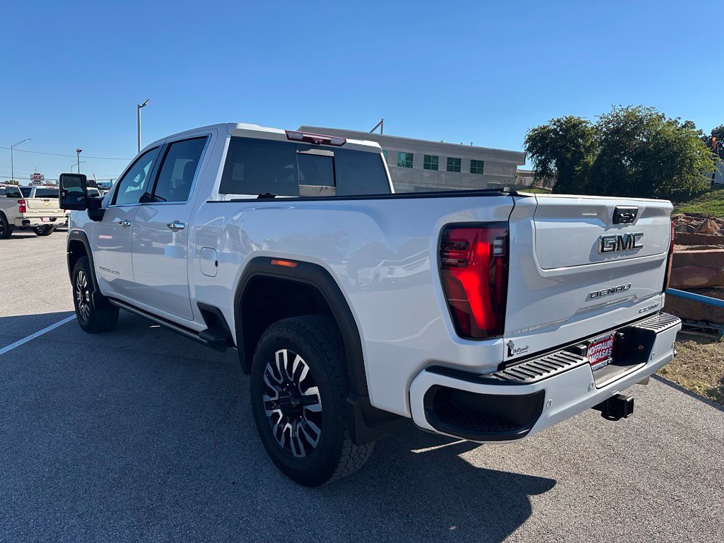Used 2024 GMC Sierra 2500 Denali Ultimate AWD/4WD image 3