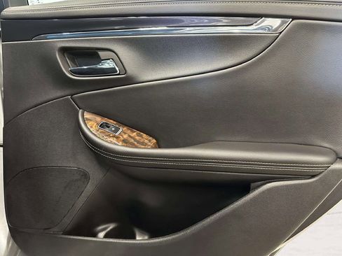 Used 2015 Chevrolet Impala LTZ FWD image 24