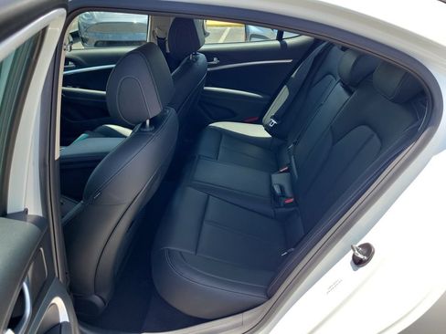 Used 2026 Genesis G70 2.5T RWD image 8