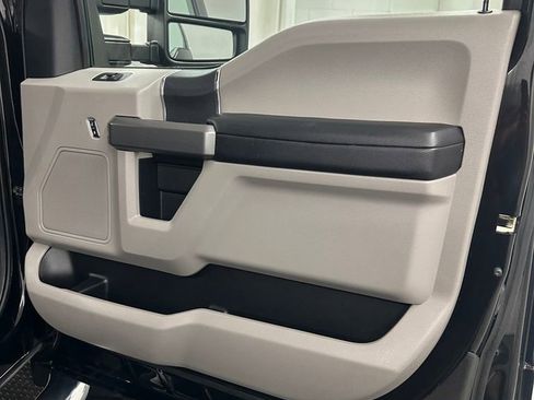 Used 2017 Ford F250 XLT w/ XLT Value Package AWD/4WD image 28
