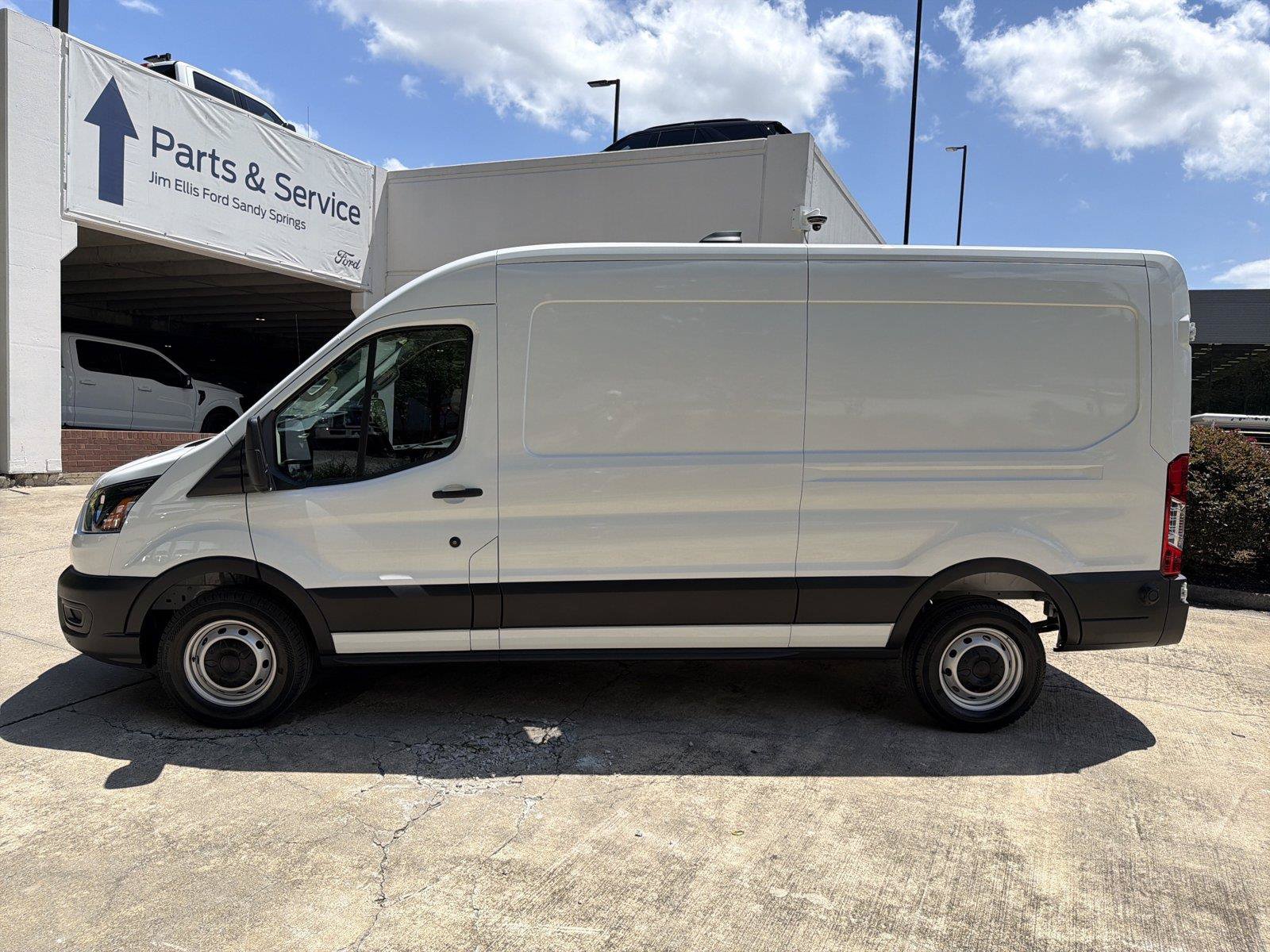 New 2026 Ford Transit 250 148 Medium Roof w/ Load Area Protection Package RWD image 4