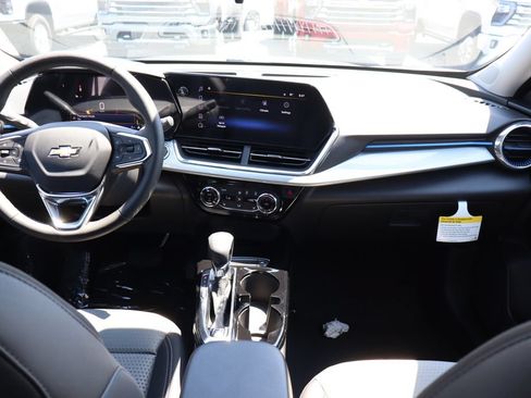 New 2026 Chevrolet Trax LT w/ LT Convenience Package FWD image 19