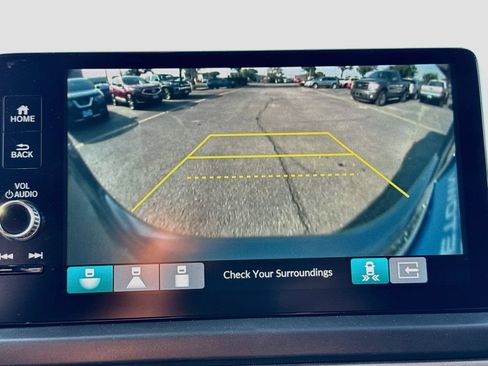 Used 2024 Honda Pilot Touring image 16